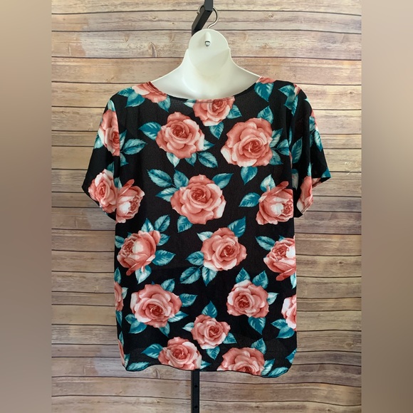 Elizabeth  - Size 3X - Picture 2 of 9